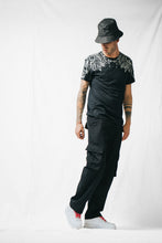 Load image into Gallery viewer, Crew Tee BLK Skull rose Shoulder3DV