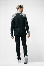 Load image into Gallery viewer, LS Tee Skull Rose Shoulder