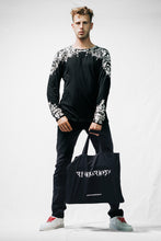 Load image into Gallery viewer, LS Tee Skull Rose Shoulder