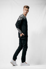 Load image into Gallery viewer, LS Tee Skull Rose Shoulder